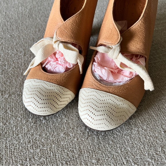 NWOB Chie Mihara Fraidei Round Toe Lace Brown Retro Heels Size EU 39 1/2 - Picture 7 of 12